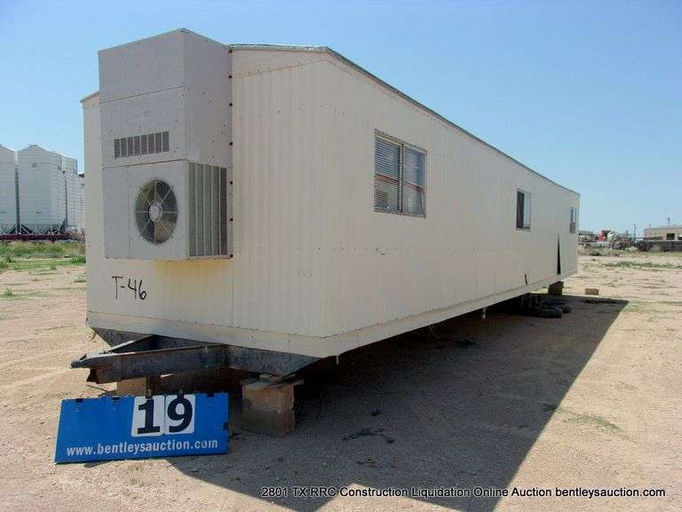 WHITE 46 FT MOBILE CONSTRUCTION SITE TRAILER, TANDEM AXLES 46 FT.