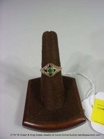 10K YELLOW GOLD, GREEN AMETHYST DIAMOND ACCENT RING, SIZE 8