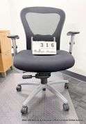 9-5 SEATING BLACK OFFICE CHAIR ON CASTERS