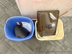 2 PLASTIC TRASHCANS