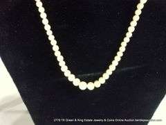 BAG: 2 FASHION VINTAGE STYLE PEARL NECKLACES