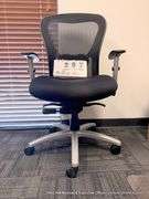 9-5 SEATING BLACK OFFICE CHAIR ON CASTERS