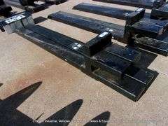 WOLVERINE BUCKET ATTACH 60" PALLET FORKS 4000 LB CAPACITY ATTACHMENT MODEL: TF2-66-4000G, S# ZW-0014