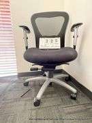 9-5 SEATING BLACK OFFICE CHAIR ON CASTERS