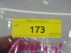 LOT: 4 ASSORTED FASHION PENDANTS