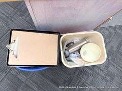 2 PLASTIC TRASHCANS
