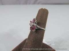 14K WHITE GOLD GARNET & DIAMOND FLORAL MOTIF ACCENT RING, SIZE 6.5