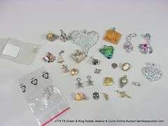 BAG: 25 ASSORTED FASHION PENDANTS & CHARMS