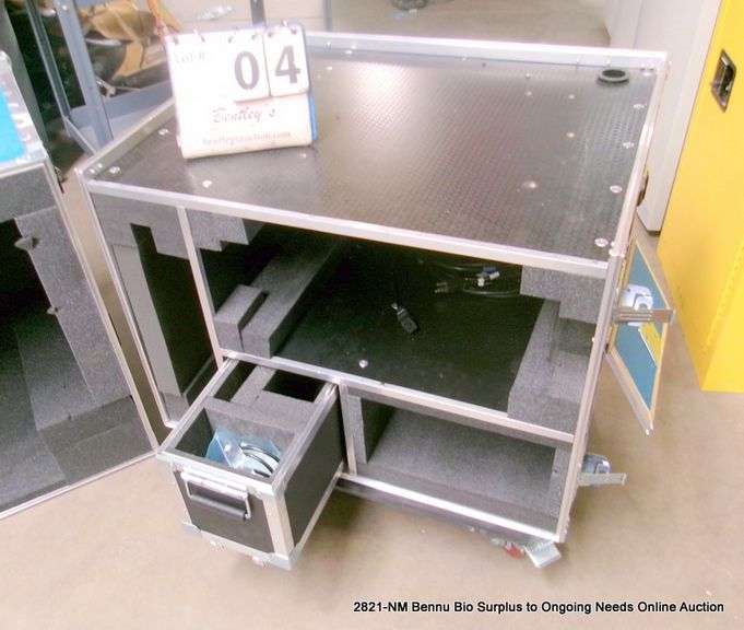 WILSON CASE S/N: 44313, 33" X 30" X 4'