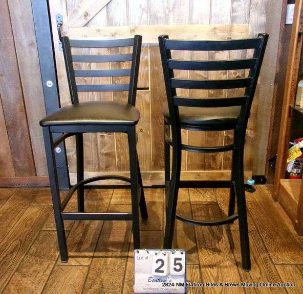 29" TALL RESTAURANT LADDER BACK BAR STOOL(ONLY 1 CHAIR - PIC IS FRONT & BACK VIEW)