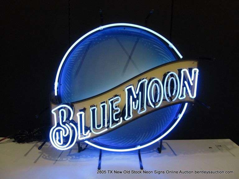 BLUE MOON, 28" X 30"