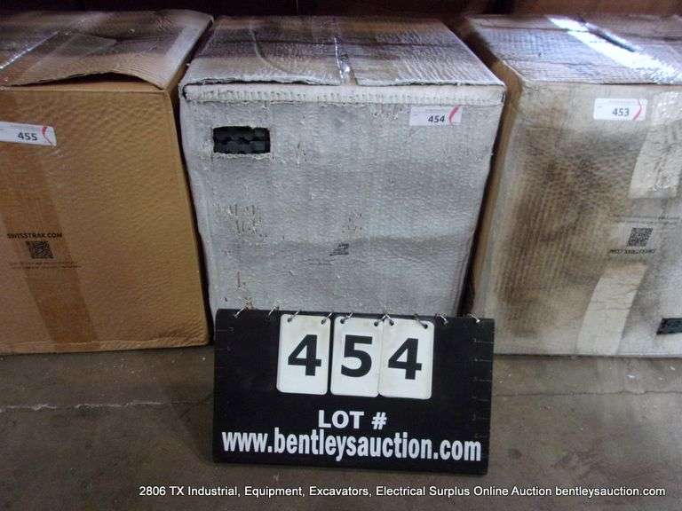 BOX: SWISSTRAX GARAGE FLOWPRO RIBTRAX GARAGE FLOORING TILES - SNAP TOGETHER - GREY 24-PC