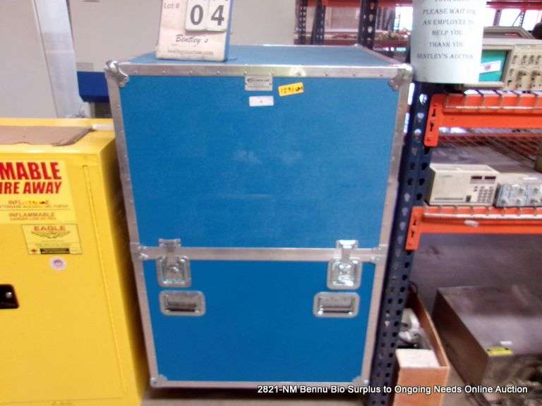 WILSON CASE S/N: 44313, 33" X 30" X 4'