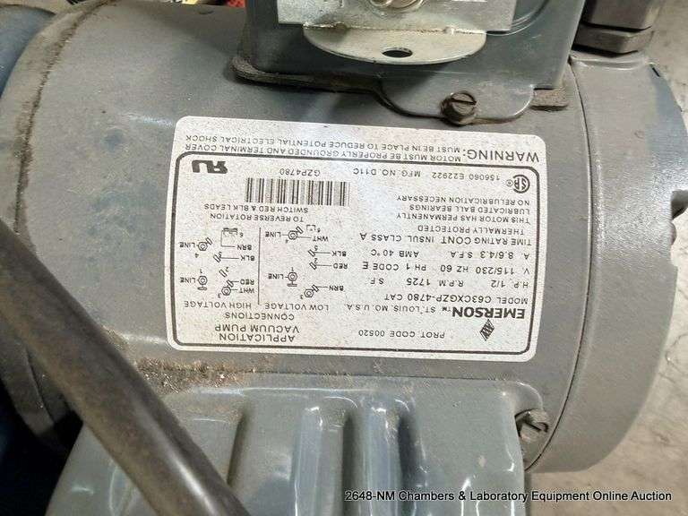 WELCH 1402 DUO SEAL VACUUM PUMP