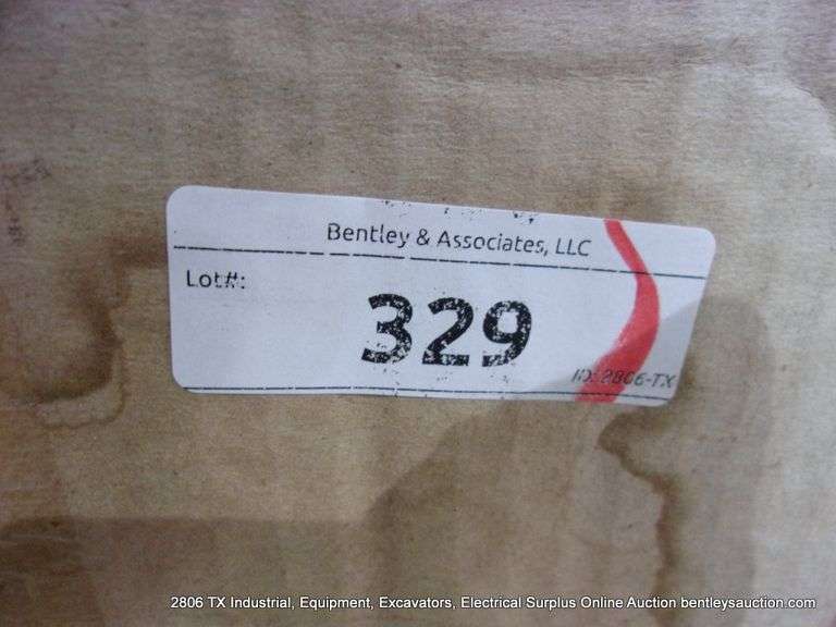 BOX: SWISSTRAX GARAGE FLOW PRO RIBTRAX GARAGE SNAP TOGETHER FLOORING TILES - 24 PCS - YELLOW