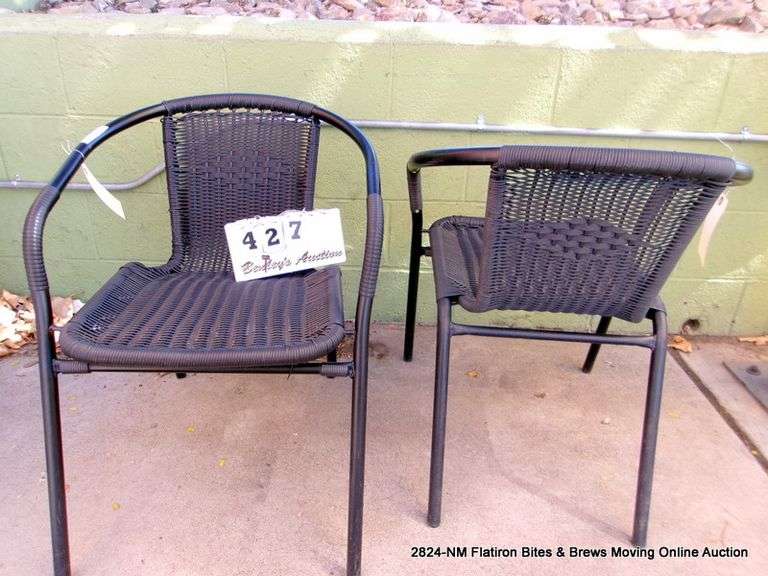 METAL W/ WICKER PATIO CHAIR (ONLY 1 CHAIR - PIC IS FRONT & BACK VIEW)