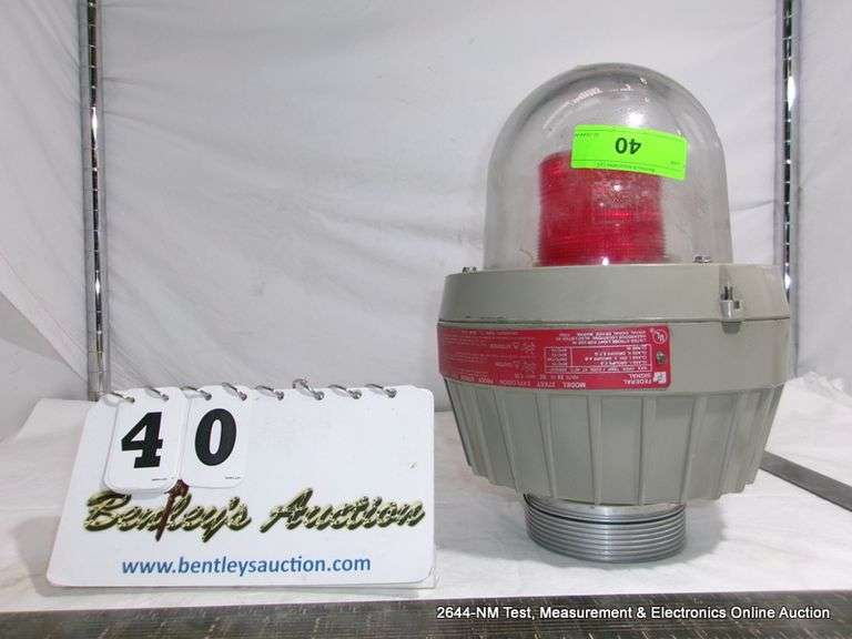 FEDERAL SIGNAL 27XST EXPLOSION PROOF STROBE LIGHT