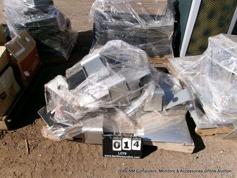 APPLE MAC COMPUTER SCREENS 20" (8X MONEY)