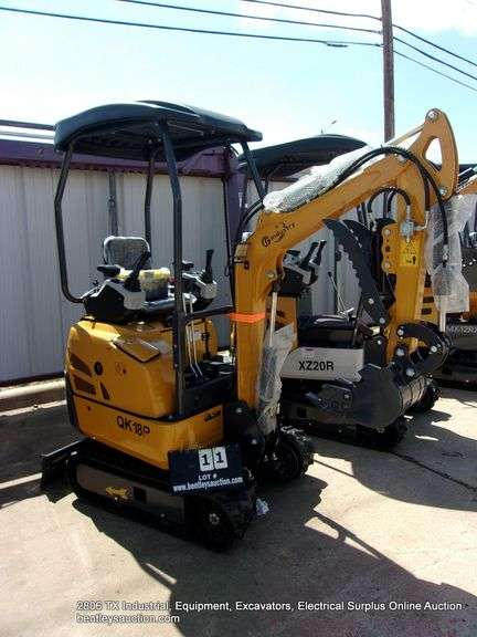 CF INDUSTRY CFG QK18R MINI EXCAVATOR - ACTIVE THUMB - 13.5 HP