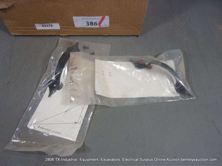 BOX: 100 COUNTRY CABINETRY DRAWER PULLS