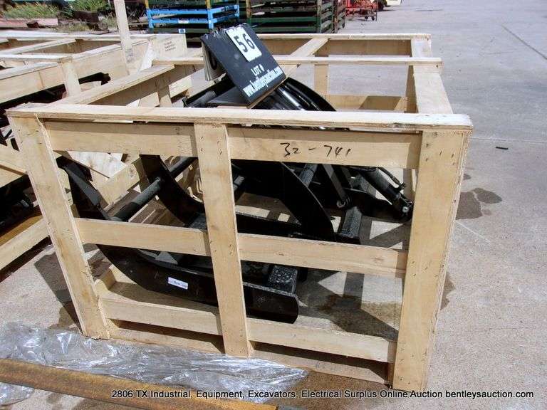 AGT INDUSTRIAL SIERRA SKID LOADER MODEL 32-743 GRAPPLE