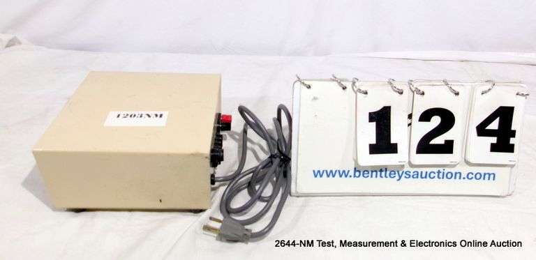 AMERICAN MAGNETICS INC. 110A LIQUID HELIUM LEVEL METER