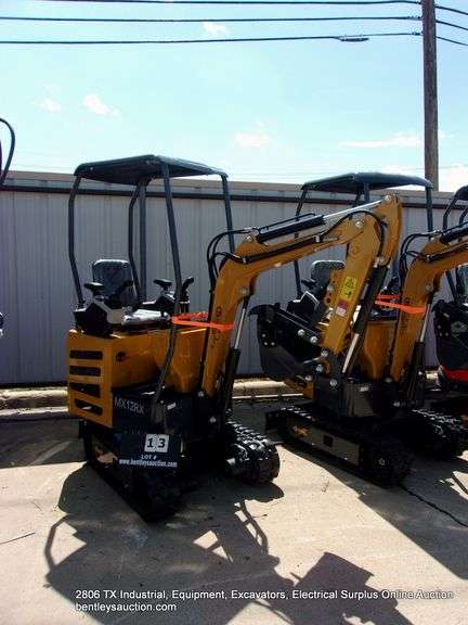 CF INDUSTRY CFG MX12RZ MINI EXCAVATOR - 13.5 HP