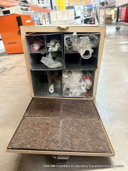 METAL CABINET W/ ASSORTED GLASSWARE