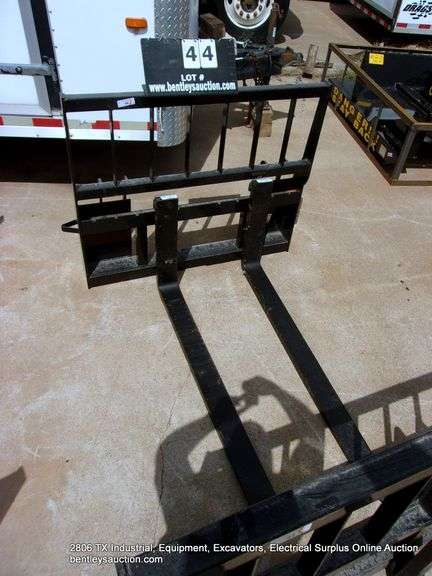 MOWER KING / AGT INDUSTRIAL SKID LOADER FORKLIFT ATTACHMENT