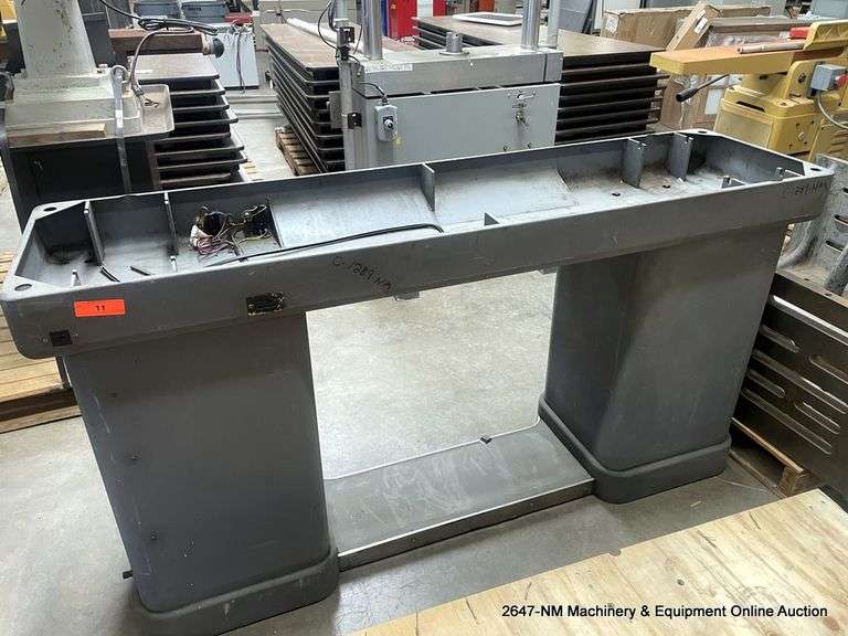 MACHINE STAND