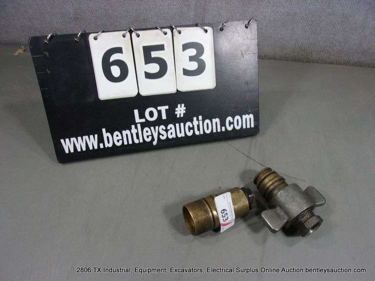 PAIR: HYDRAULIC PUMP SEMI TRAILER FITTINGS