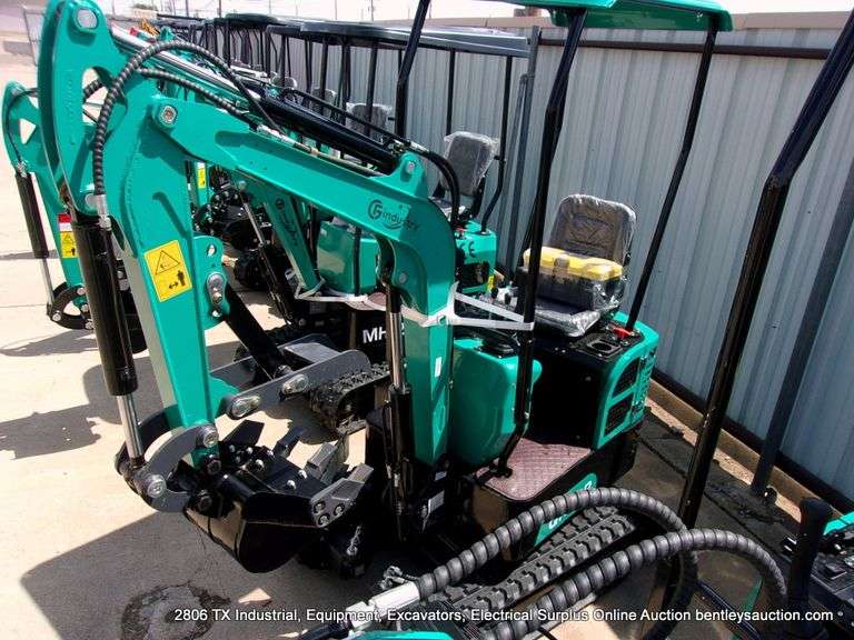 CF INDUSTRY CFG QH12R MINI EXCAVATOR - RATO 420 CC MOTOR