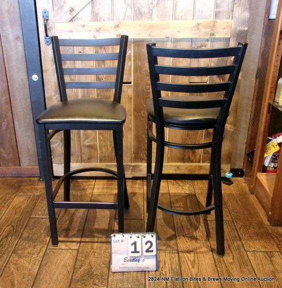 29" TALL RESTAURANT LADDER BACK BAR STOOL(ONLY 1 CHAIR - PIC IS FRONT & BACK VIEW)