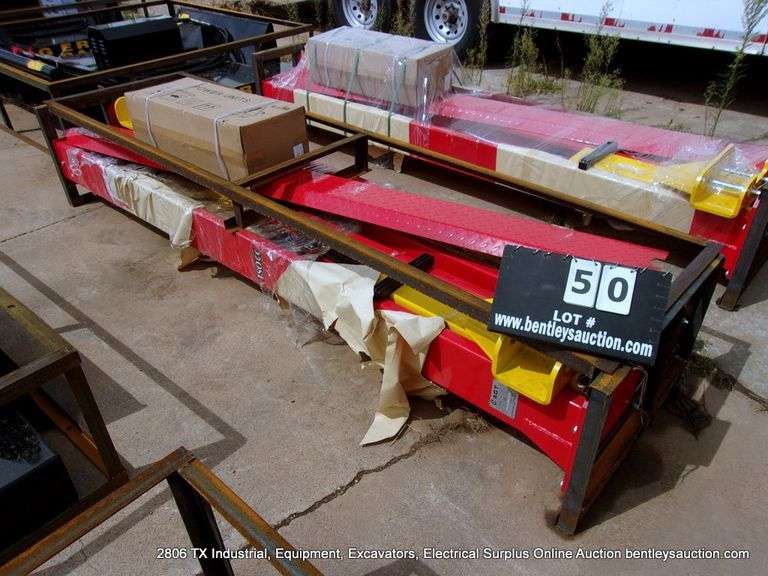 AGT INDUSTRIAL 10K HYDRAULIC 2 POST AUTOMOTIVE LIFT - RED