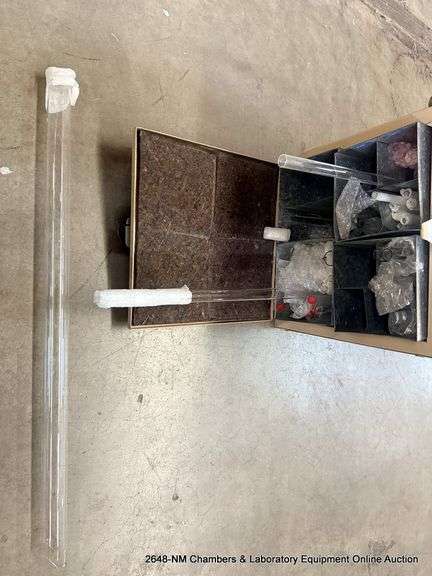 METAL CABINET W/ ASSORTED GLASSWARE