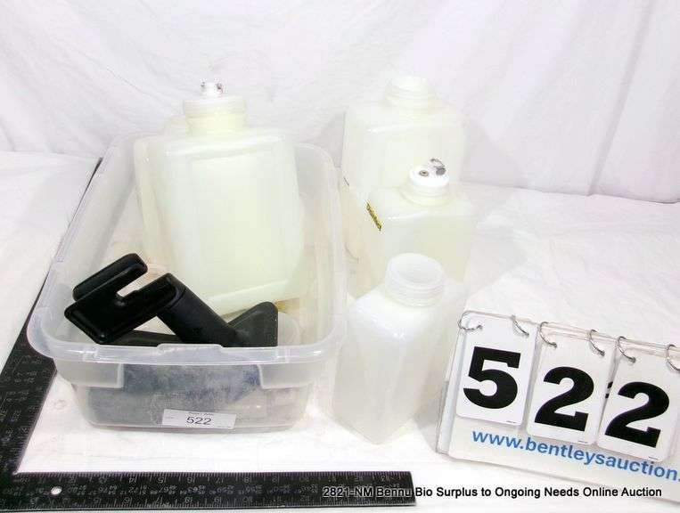 BIN: ASSORTED PLASTIC CONTAINERS