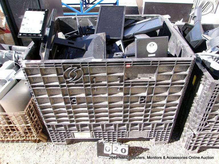 MISC: BOX - DELL COMPUTERS AND KEYBOARDS - CONTENTS ONLY (20X MONEY)