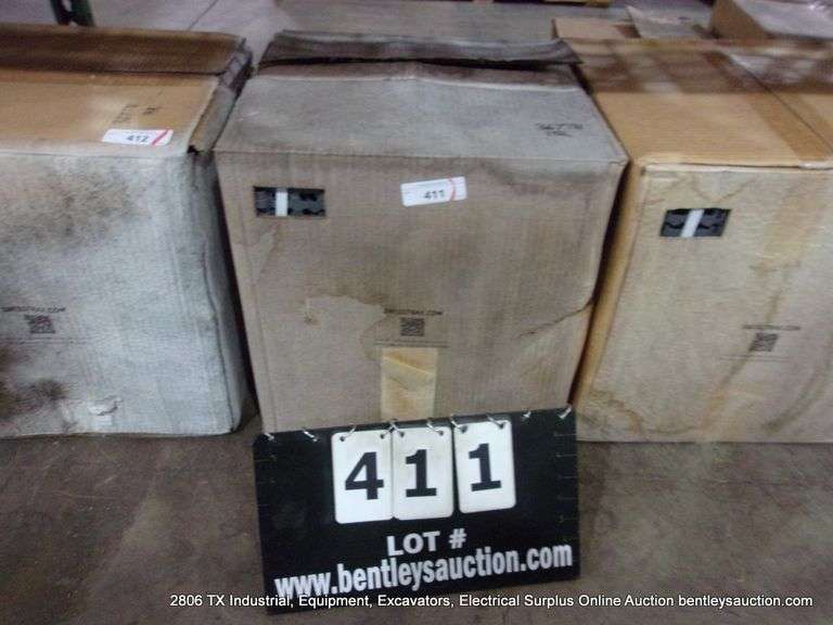 BOX: SWISSTRAX GARAGE FLOW PRO RIBTRAX GARAGE FLOORING TILES - SNAP TOGETHER - GREY 24-PCS