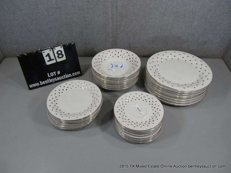 32-PIECE GIBSON HOUSEWARES IVORY & GOLD DOT CHINA SET