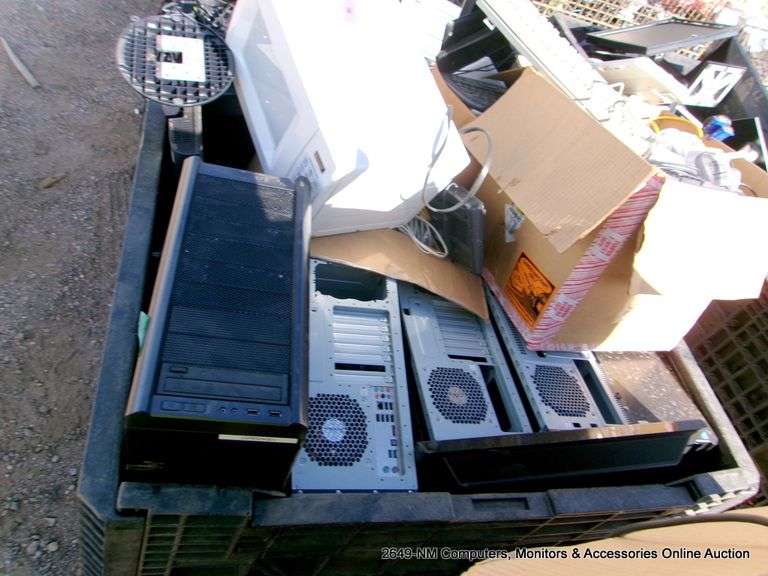 MISC BOX: COMPUTER MONITORS, MICROWAVE, KEYBOARDS - CONTENTS ONLY (15X MONEY)