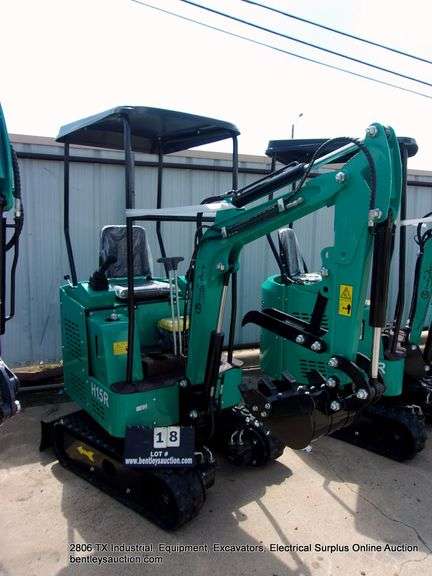 CF INDUSTRY CFG H15R MINI EXCAVATOR - 13.5 HP