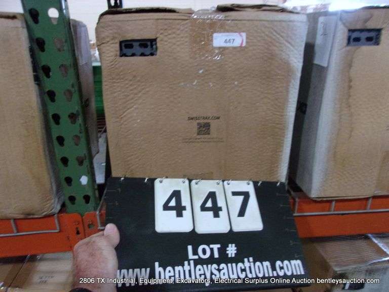 BOX: SWISSTRAX GARAGE FLOWPRO RIBTRAX GARAGE FLOORING TILES - SNAP TOGETHER - GREY 24-PC