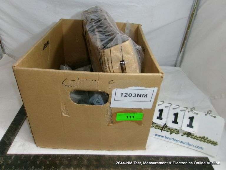 BOX: ASSORTED ELECTRONIC CONNECTORS