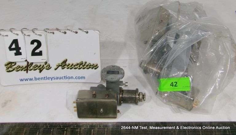 BAG: SERIES 1220 HARMONIC GENERATORS