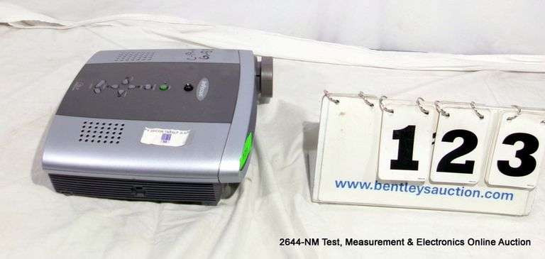 INFOCUS IN530 PROJECTOR