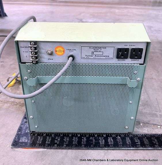 TURNER 111 FLUOROMETER