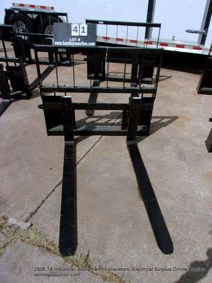 MOWER KING / AGT INDUSTRIAL SKID LOADER FORKLIFT ATTACHMENT