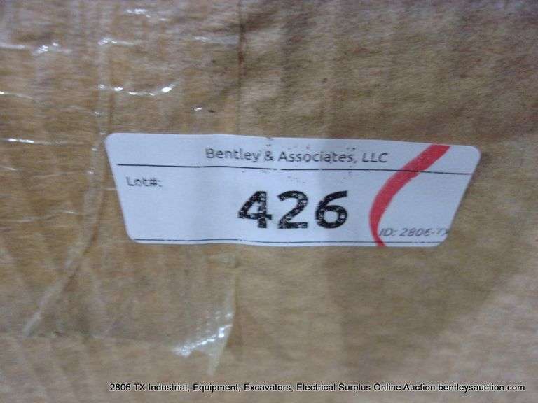 BOX: SWISSTRAX GARAGE FLOWPRO RIBTRAX GARAGE FLOORING TILES - SNAP TOGETHER - GREY 24-PC