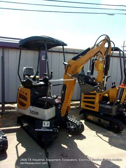 CF INDUSTRY CFG XZ20R MINI EXCAVATOR - ACTIVE THUMB - 23 HP