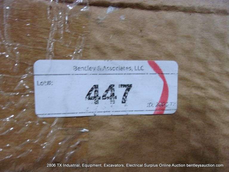 BOX: SWISSTRAX GARAGE FLOWPRO RIBTRAX GARAGE FLOORING TILES - SNAP TOGETHER - GREY 24-PC